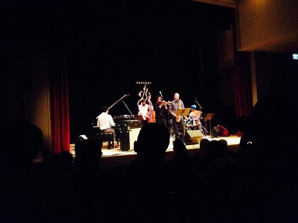 amidsticons's tweet photo. Ambrose Akinmusire with Walter Smith (sax), Sam Harris (p), Harish Raghavan (bs), and Justin Brown (drm) kickin' it! http://t.co/443EGxBhPY