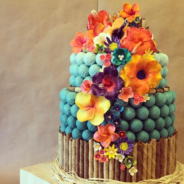 TheCakeBallers's tweet photo. awwww, can you hear the ocean? Can you smell the tropical flowers? Can ya taste the cake balls?? #cakeballcake http://t.co/MzZSLjMGT0