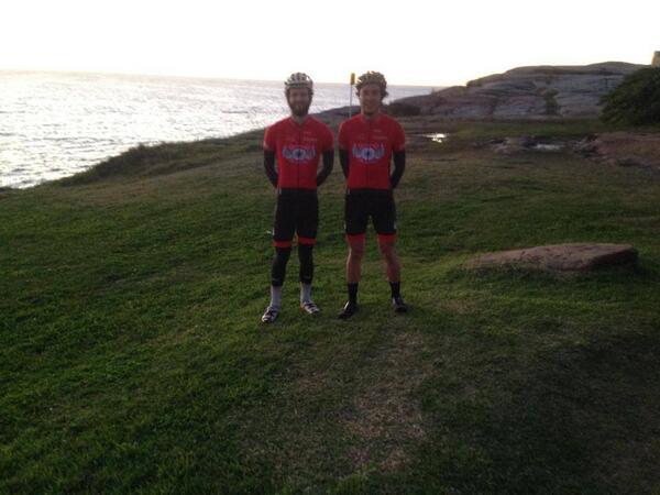 dhracingteam's tweet photo. Our new kit from @BabiciCultura We get up so early for training we blame the dark for the dodgy photo ;) http://t.co/gpC4FbhQW4