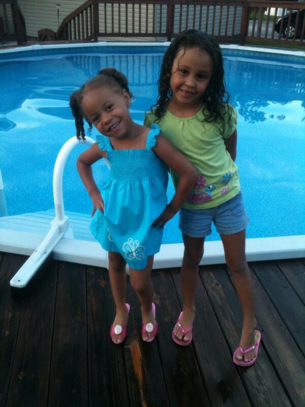 Da3rdJones's tweet image. My boos love them to death