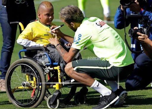 aiman razak on twitter image neymar jr meets a young fan in a