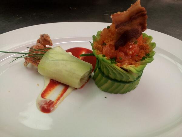 perakb's tweet image. Crispy chilli crab, smoked salmon avocado cup, botarga and bacon!
