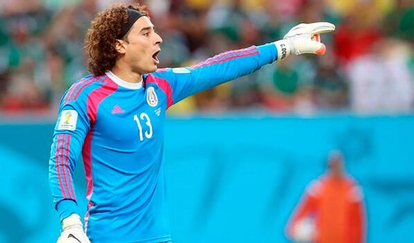 Meridianoonline's tweet photo. Hincha del Ajaccio vende a su familia y su casa para renovar a Ochoa http://t.co/LESMhqMsNi http://t.co/2MPfajm6bu