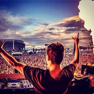 ladyclairice's tweet image. Holli festival tomorrow, gonna be wicked  #cantwait #hollifest #mypeeps #whoop whoop 👌😃😃😁😝😄