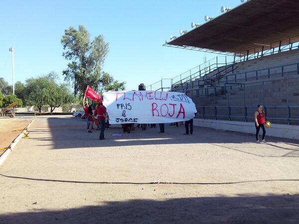 SAIMUNISON's tweet photo. Ambientada porra d #RojoPrisila durante las actividades de contienda para reyes estudiantiles @SoyUnison @CESAUNISON http://t.co/s9UeQB0LPB