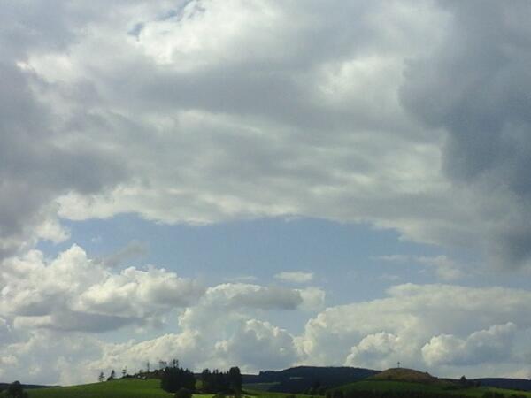 Hamtydamti's tweet photo. Oh, ein Wurmloch ... http://t.co/0FcZVdgyx7