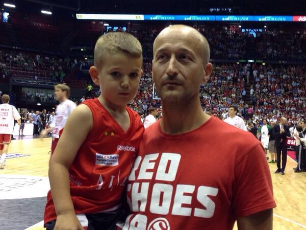 SpeedMax72's tweet photo. @Vagabionda79 stesso problema, e unica partita dei playoff missing, che sfiga http://t.co/MfqwaKMZWV