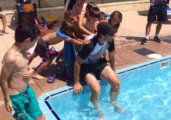 ¿Habrá acabado <a href="/dalbelda/">david</a> en el agua?
Pronto lo descubriremos en la web y en nuestro facebook ;)