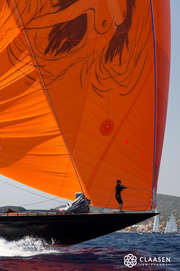 KaratzasMarine's tweet photo. @ClaasenShipyard #SYFirefly! #SYC14 @SuperyachtCup14 http://t.co/ihF2MaNHau Figuredhead painted on sails? How smart! @BasilKaratzas