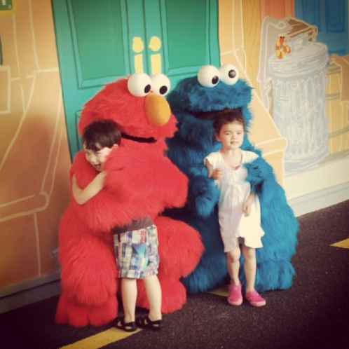 Groups can visit to #sesameplace on a weekday for just $30! Monster hugs included. bddy.me/1yUcQkW