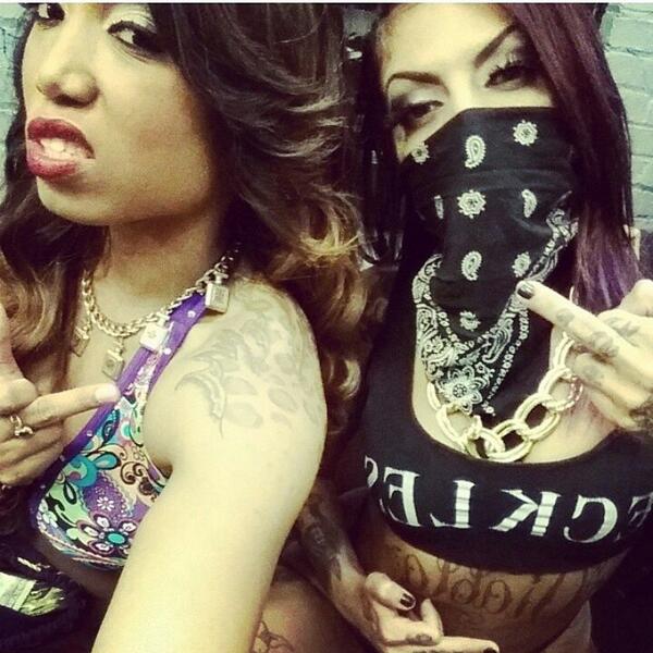 BrooklynPink718's tweet photo. Fuk nights. Get money http://t.co/hPpkNoJ0ov