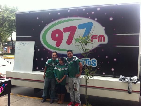 turbonave977's tweet photo. Mas ganadores ahora en la @delegacionMH col. Anáhuac !!!!felicidades!!!!! Esto sucede con los #futbolitos977 http://t.co/fXQwLaMiQy