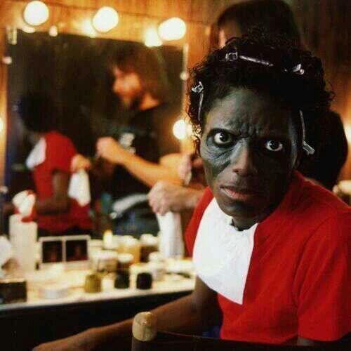 iHistorico's tweet image. Maquillaje de Michael Jackson para el videoclip de Thriller.