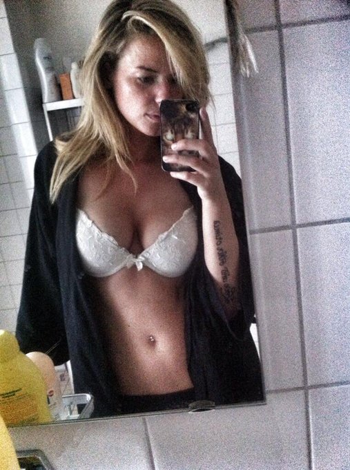 Beau Fleur Hesling’s pics and videos