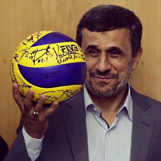 هدیه ای ارزشمند از تیم ملی #والیبال ایران
A precious gift from #Iran's National #Volleyball Team #IRN