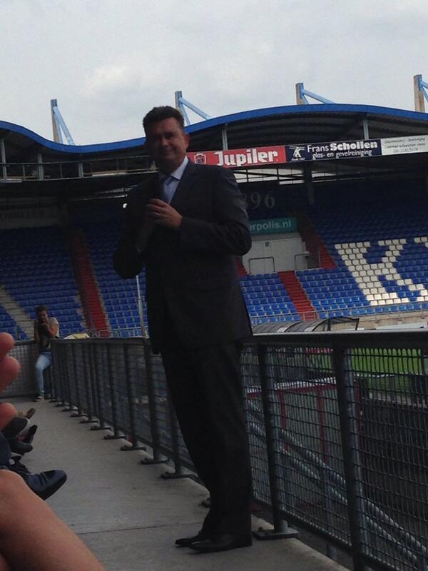 Tijdens diploma uitreiking van #avansplus feliciteert <a href="/emileroemer/">Emile Roemer</a> geslaagden en in bijzonder de wijkverpleegkundigen