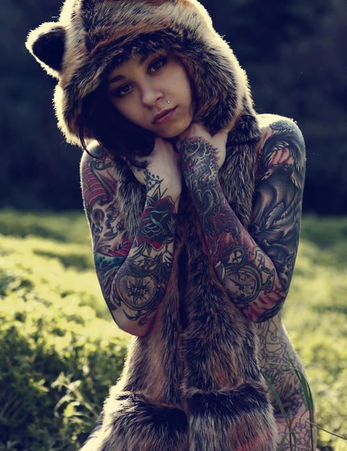 IlMioDj's tweet photo. #ThisWorldIsNotDesignedForUs #InkedGirls http://t.co/tJTk93GTvY