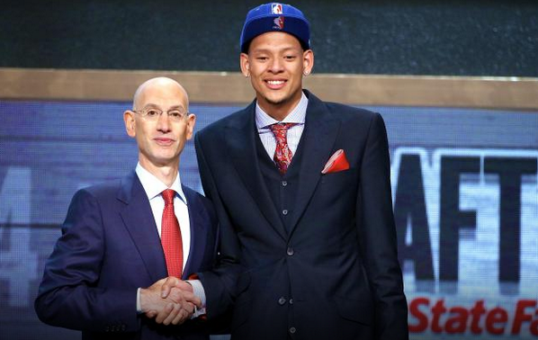 BleacherReport's tweet photo. VIDEO: The NBA honored Isaiah Austin by drafting him in a beautiful tribute http://t.co/ZwxalhDqq8 http://t.co/6fFrmcp4Gp