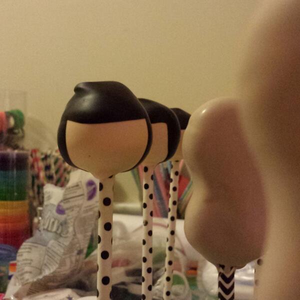 FullGLOWn's tweet image. @SugarCloudsGA This is what happens at 3am in my kitchen. I'm not even tired, yet. #sugarcloudsga #kitchenworkflow