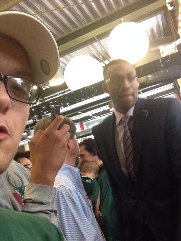 jstew262's tweet photo. I patted my bro Jabari on the back!!!! Let's gooooo the future is now @bucks #geeeeeked http://t.co/5pXp88h4Vk