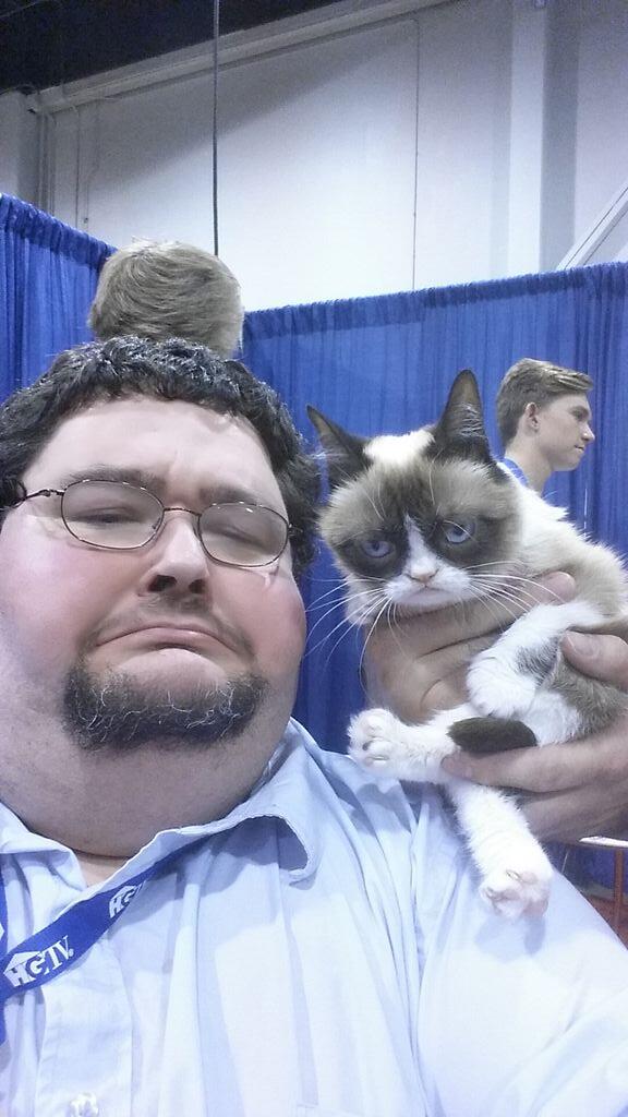 Boogie2988's tweet image. Who is grumpier?  Francis or grumpy cat?