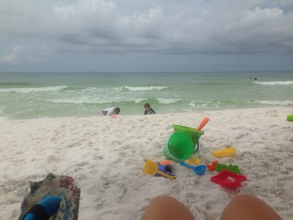 JennWalker504's tweet photo. A little bit of work and a lot of play this week. #officeview #rodanandfields #nolababyandchildfest #familyvacation http://t.co/H93BfMBaXd