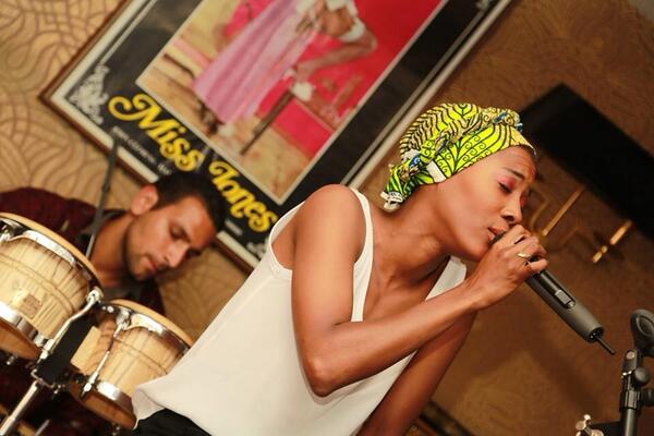 Concert sur internet demain de chez moi à 15h30! De partout vous pouvez voir sur ce lien 1peet.tv/fr/concerts/45 😘!!!