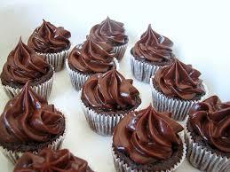 BCupcakeView's tweet image. Here in Houston, you can do a lot with $18. How about buying a dozen CUPCAKES.