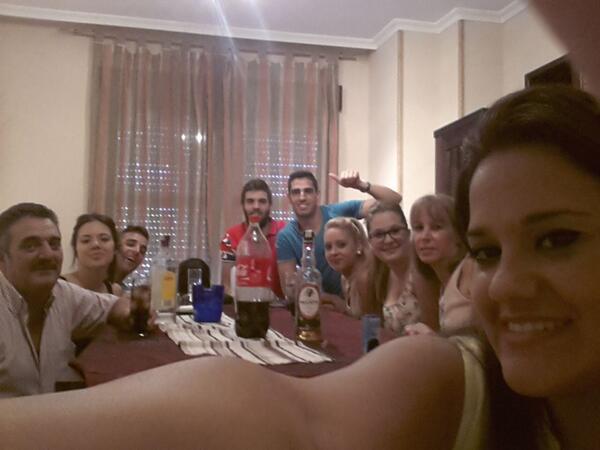MsSamantha2's tweet photo. Mi 27 cumpleaños #mehagomayorlose http://t.co/cDkGbQ3yuG