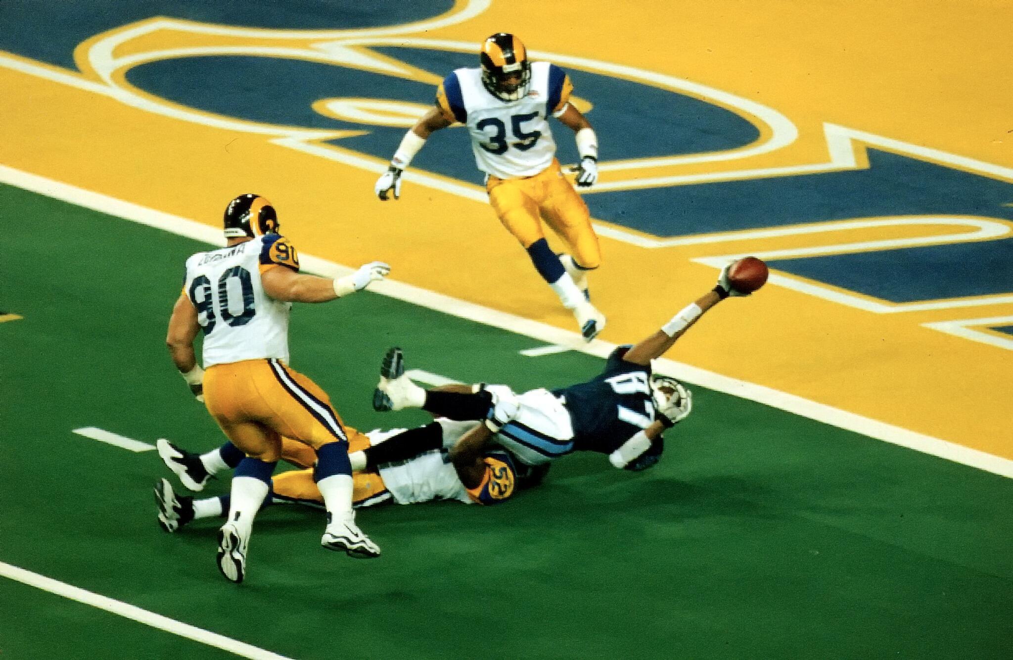 Los Angeles Rams on X: MIKE JONES MAKES 'THE TACKLE'! The #Rams are your  Super Bowl XXXIV Champions! #GreatestShow  / X