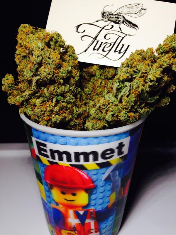 FireflyDelivery's tweet image. Medical marijuana shipped overnight #weedmaps