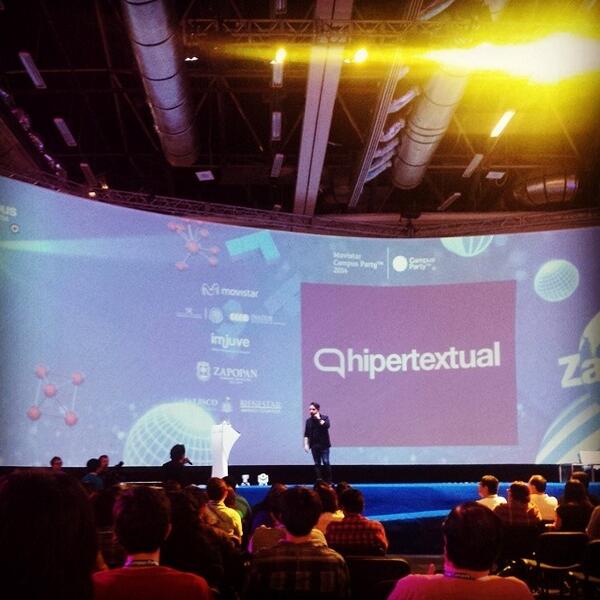 elalmanaquetv's tweet image. Charla #magistral de @earcos  en #cpmx5 #hypertextual excelente conferencia. ift.tt/USfLLe