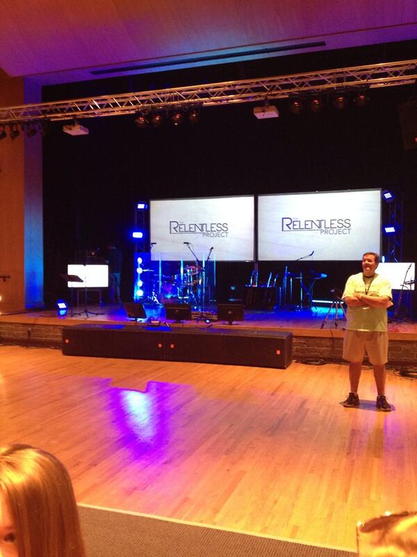 JMetcalves's tweet photo. Ready to start the party with @relentlessmo #molyf http://t.co/TGyIVxaEww