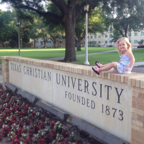 TCU's tweet image. We love our future frogs! “@davebrower: @TCU #futurefrog perfecting the pose. #browerbabe http://t.co/vLDni5zBWj”