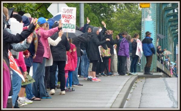 5_Alive's tweet photo. Burmashaving in Courtenay, BC today lining both sides of the bridge. @CDTA71 #bctf #bced http://t.co/NzLKvY4xsZ