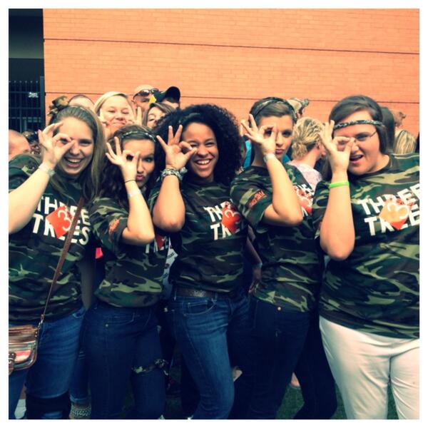 MaKayla_J12's tweet image. My girls! #forward2014 #soldiers @baileybean_14 @rebeccaallynn @lahlah13 💪🙏
