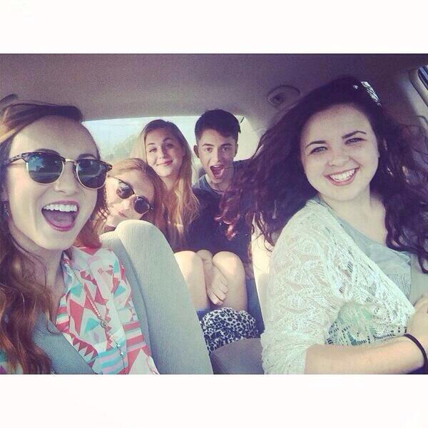 CloseToChance's tweet image. [NEW PICTURE]; Claire's birthday dinner with the cousins!