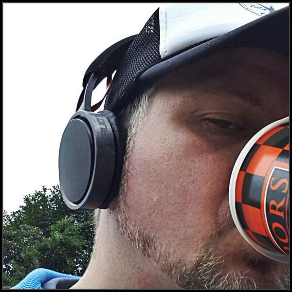 LifeOfSylar's tweet image. @asot on my ears and a coffee to go. The right combination to start the day. #MusicIsLife #ASOT669