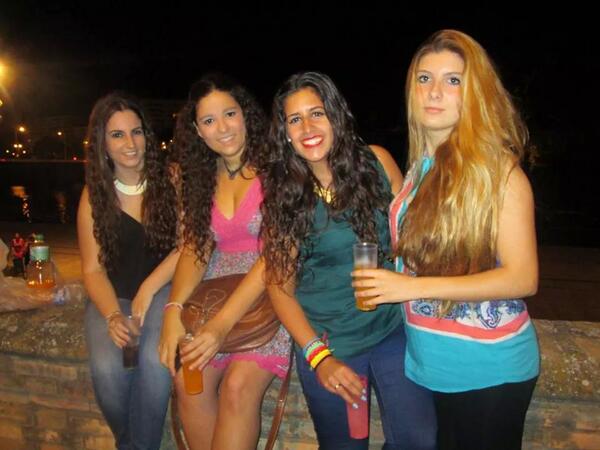 3Coral's tweet photo. "@merceruiz_8: Titis @beaabei @Sandralozanop @3Coral http://t.co/DHaa7KRWxS"