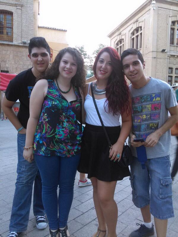 Cintiandujar's tweet photo. Los 4 de siempre 😘 @MariaJ_Tovar @Andrecillo9 @yomismoes http://t.co/3ZiMpiIG0e