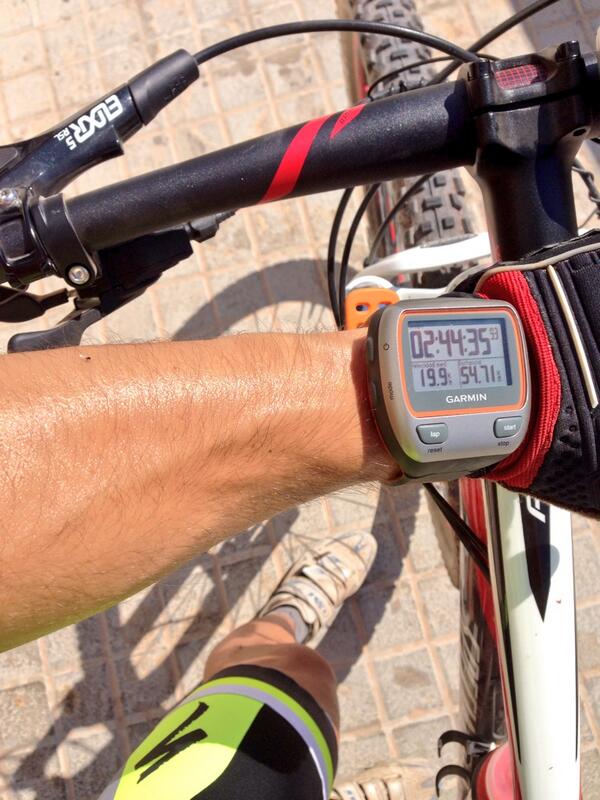 AlvaroBarba_AB's tweet photo. Hoy tocaba entrenamiento con el maestro del #MTB @DaniBenitoGold #elite #Sagunto #Specialized como animales! 💪 http://t.co/jOGQxW79GE
