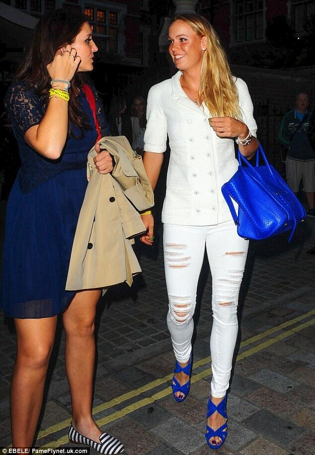 BrNL4DtCEAAMEEi.jpg:large