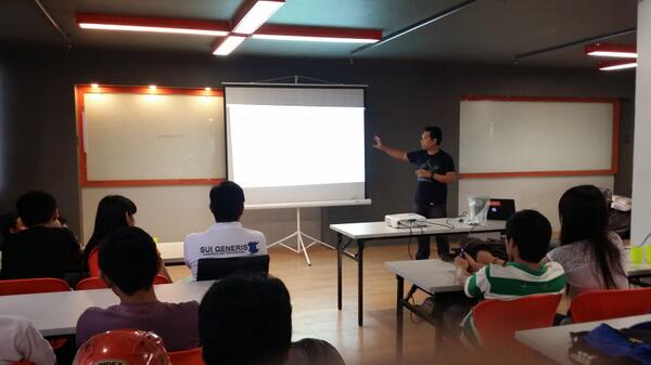 tomomoii's tweet photo. @nathanielvarona talking about how to deploy django apps in digitalocean. #digitalocean #durianpy #python http://t.co/wdu8fzazkd