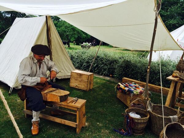 TimesNoneill's tweet photo. The English Civil War Society has set up camp making baskets, preparing stew and readying their pikes for battle http://t.co/k7PkmlpMxB