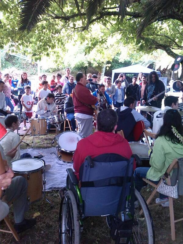 sanxerome's tweet photo. XeRock percusión, agora mesmo nos xardíns do Centro Cultural da Guarda, no Mercado da música. http://t.co/yQb1qhZugI