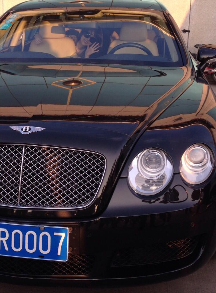 BrNiRvrCcAAcdZq.jpg:large