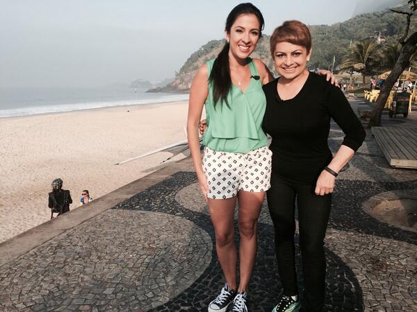 CollinsOficial's tweet photo. Con Maity @MaityInteriano @DespiertaAmeric en una aventura sorpresa antes del juego Colombia Uruguay! Bom dia! http://t.co/nY1RHvpBhY
