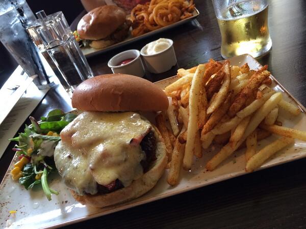 Reminder: it's the last weekend of <a href="/TheAmericanBar/">The American Bar</a> in #Hale, with early closing tomorrow. We love the All American: