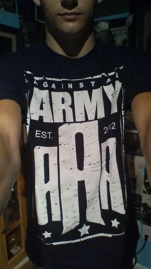 Stevebirdlion's tweet photo. Supporting my dudes today in @AgainstAnArmy go heck them out! http://t.co/O4Qy81WV3J