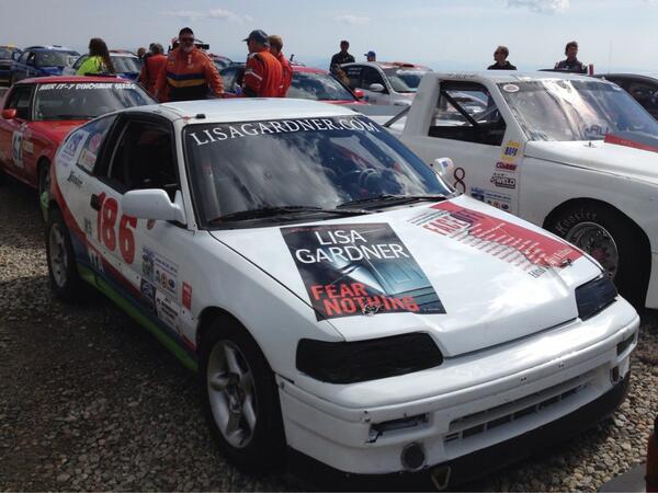 LisaGardnerBks's tweet photo. #CTTC2014 @FaceOffAntholog Our race team worked hard to make repairs yesterday and raced to the summit today. http://t.co/Wu5D1L8Zqa